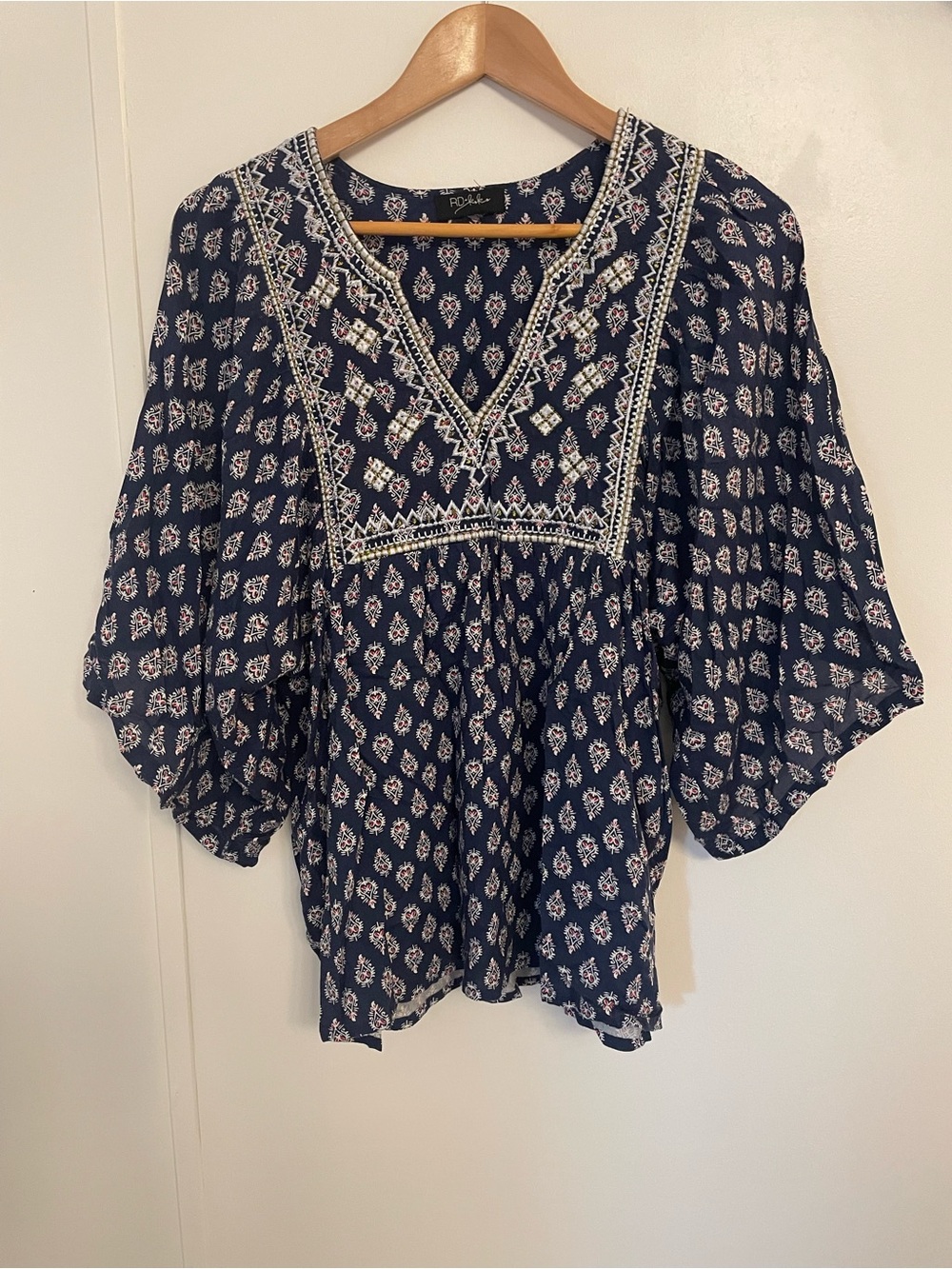 RD + Koko Anthropologie Boho Embroidered V Neck Navy Peasant Top L